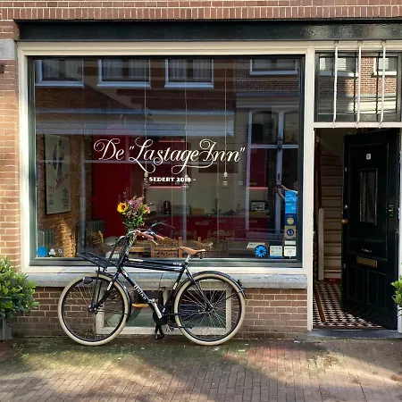 The Lastage - Couette-café