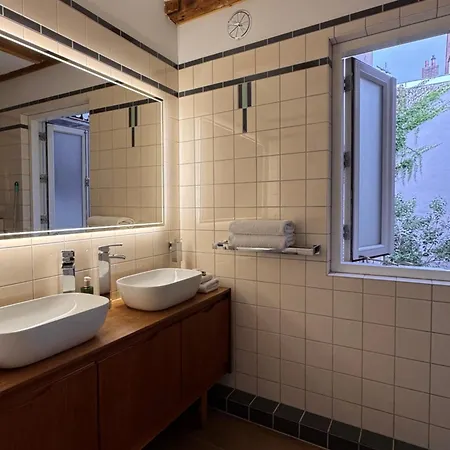 לינה וארוחת בוקר The Lastage - אמסטרדם